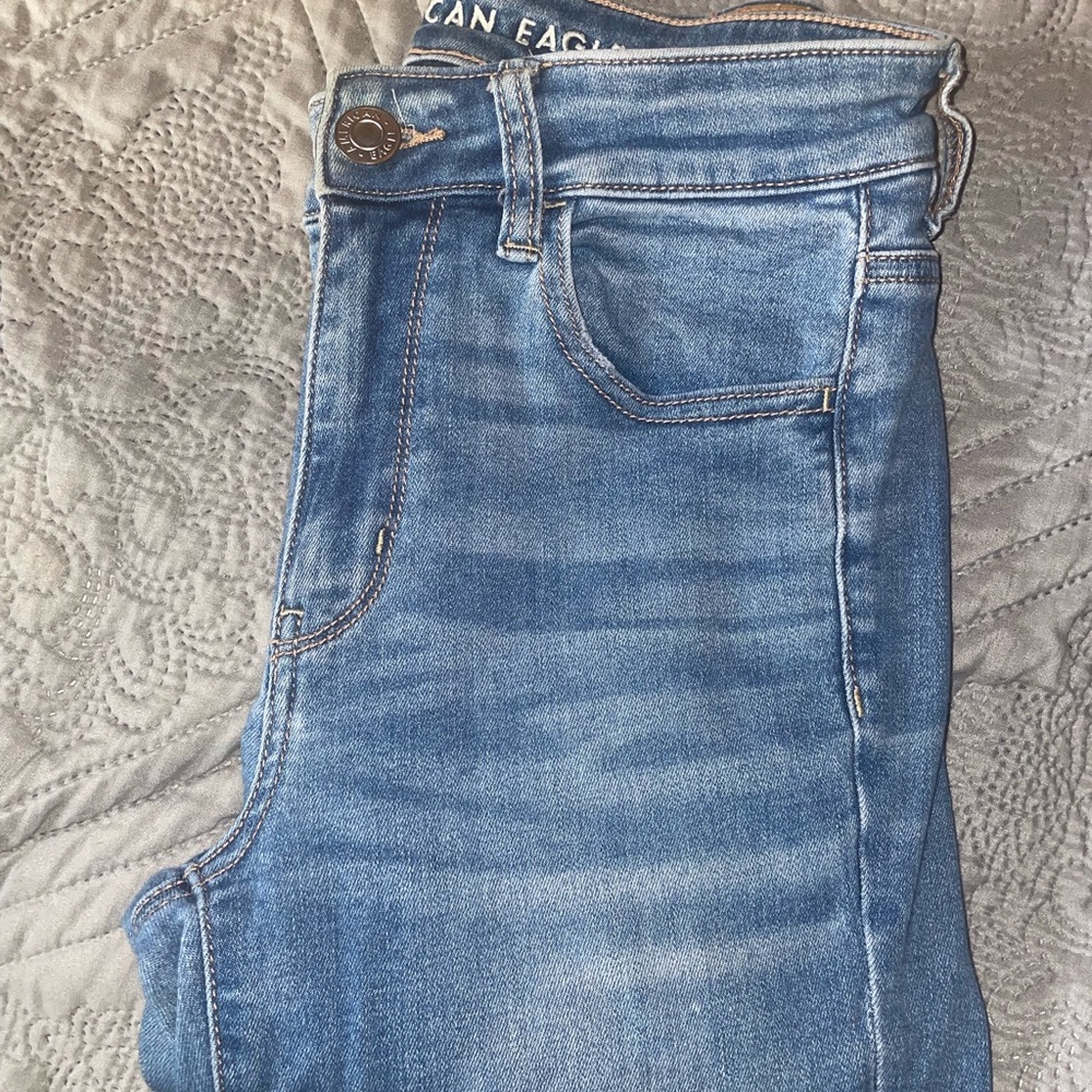 AMERICAN EAGLE SKINNY JEANS
